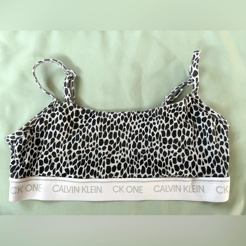 Calvin Klein Sports Bra XS Black and Gray Cheetah